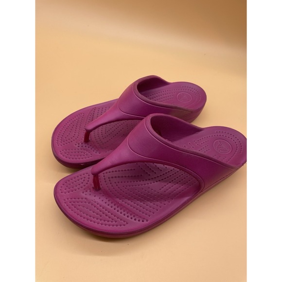 Crocs Kadee II‎ Sandals Womens Size 11 Pink Thong Flip Flop Beach Pool - Picture 1 of 7